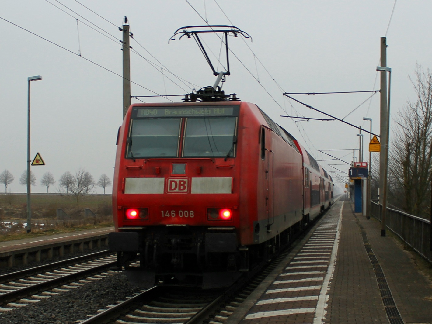 146 008