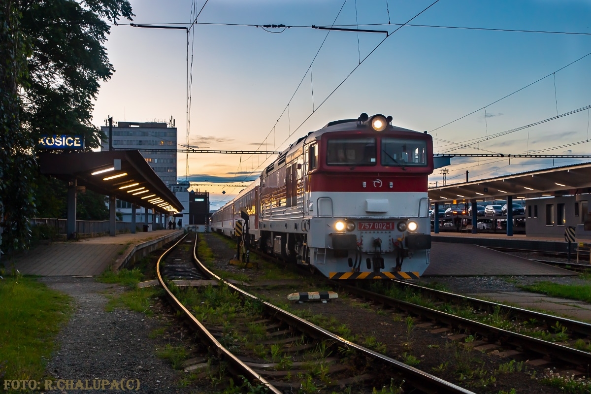 757 002-1