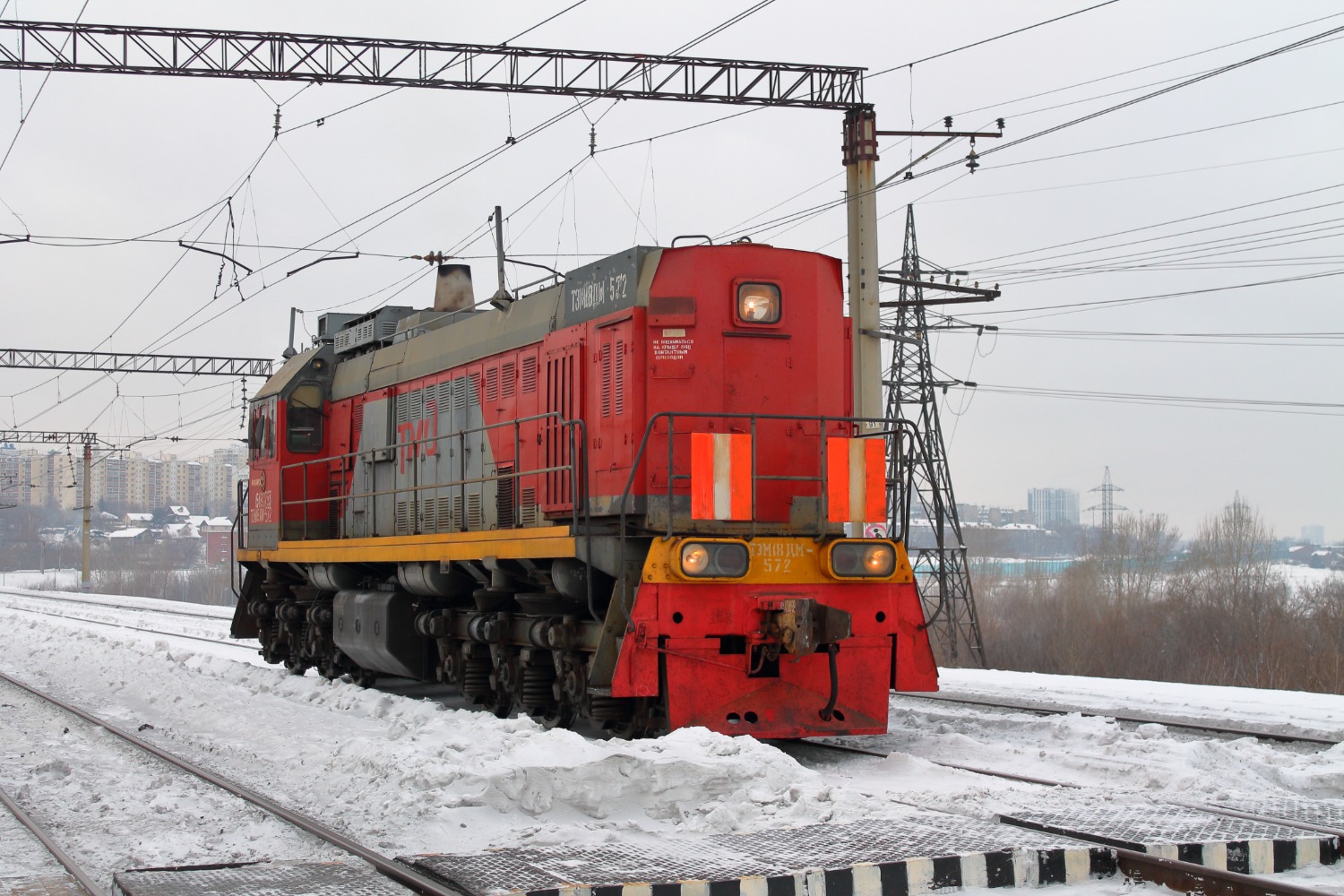 ТЭМ18ДМ-572