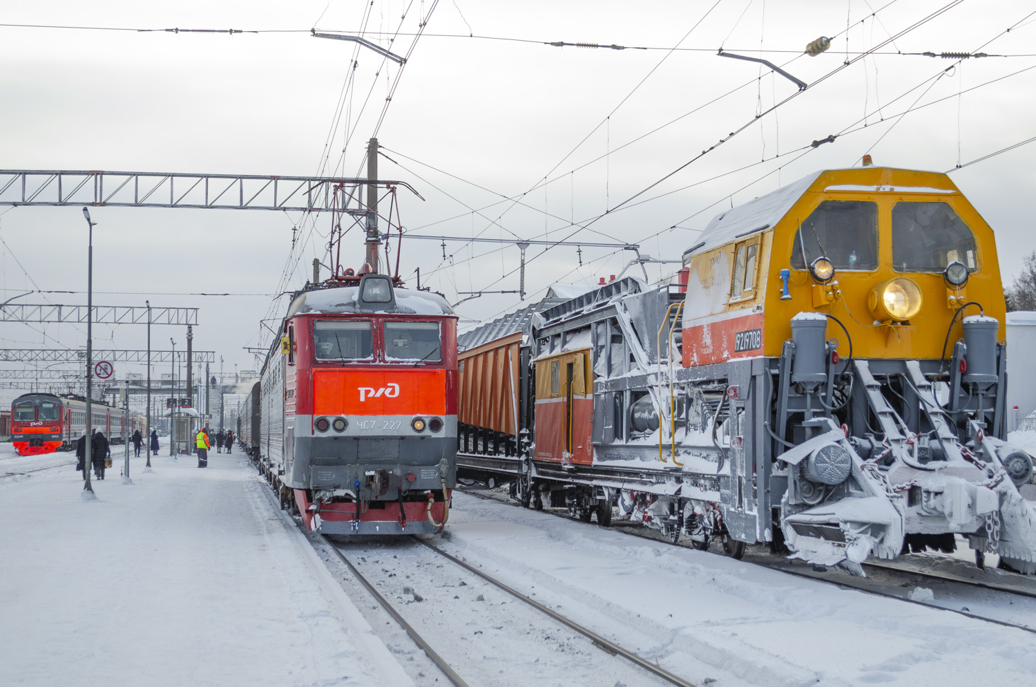 ЧС7-227