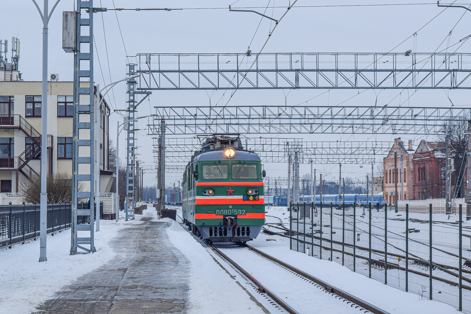ВЛ80С-592