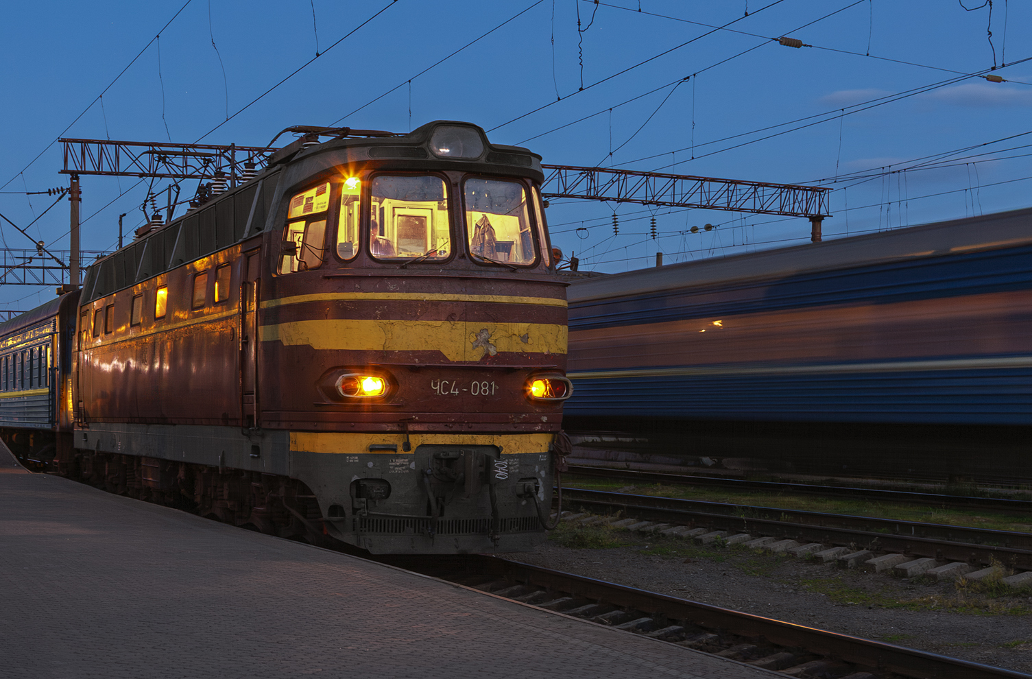 ЧС4-081