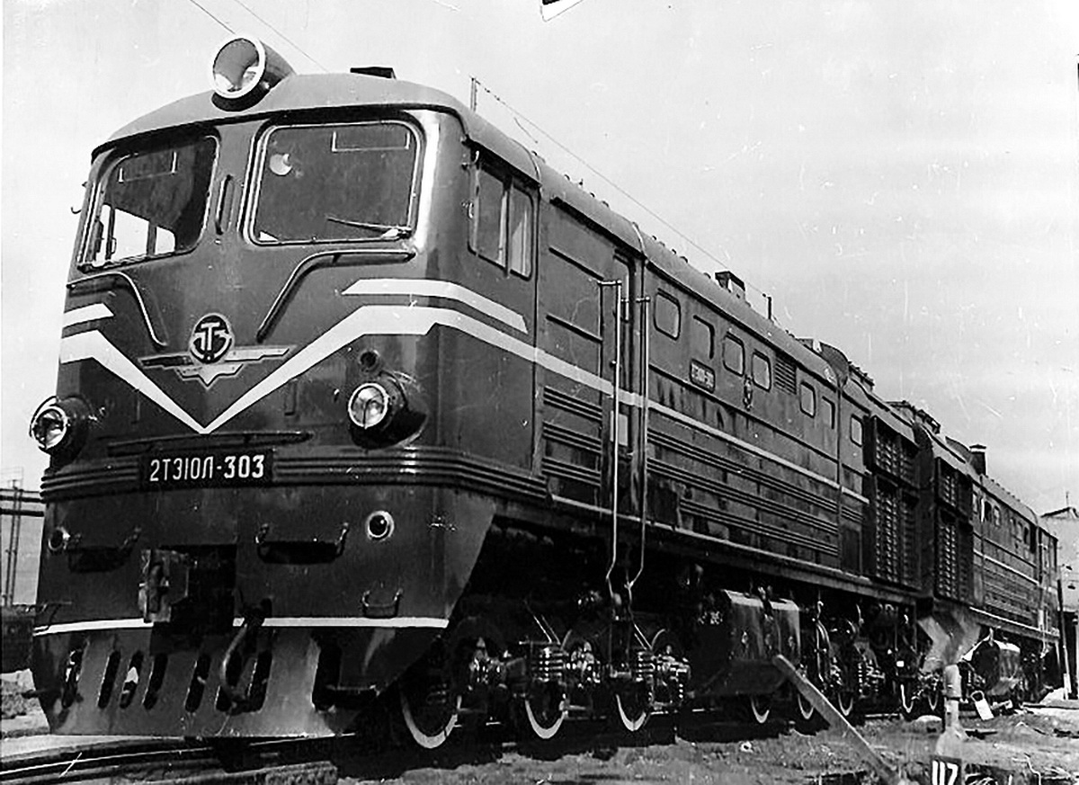 2ТЭ10Л-303