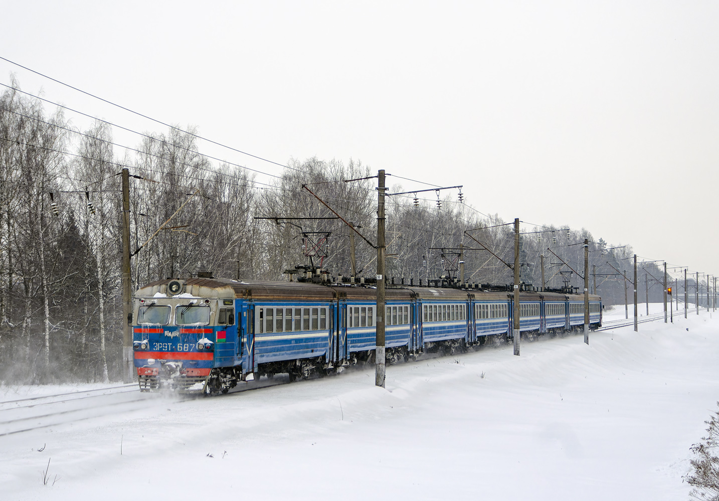 ЭР9Т-687
