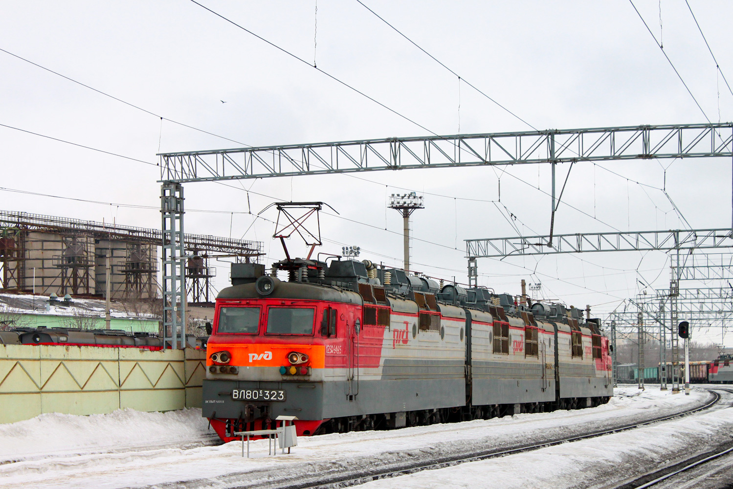 ВЛ80С-323