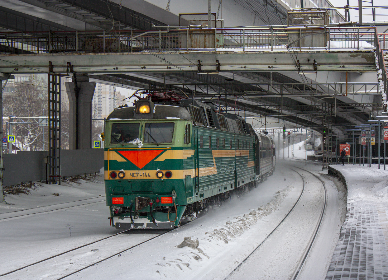 ЧС7-144