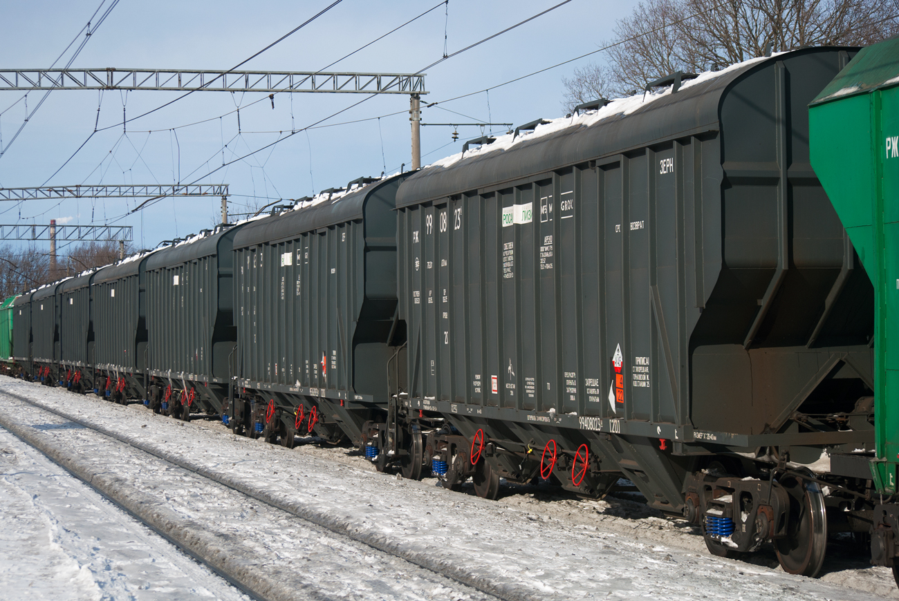 Грузовые вагоны