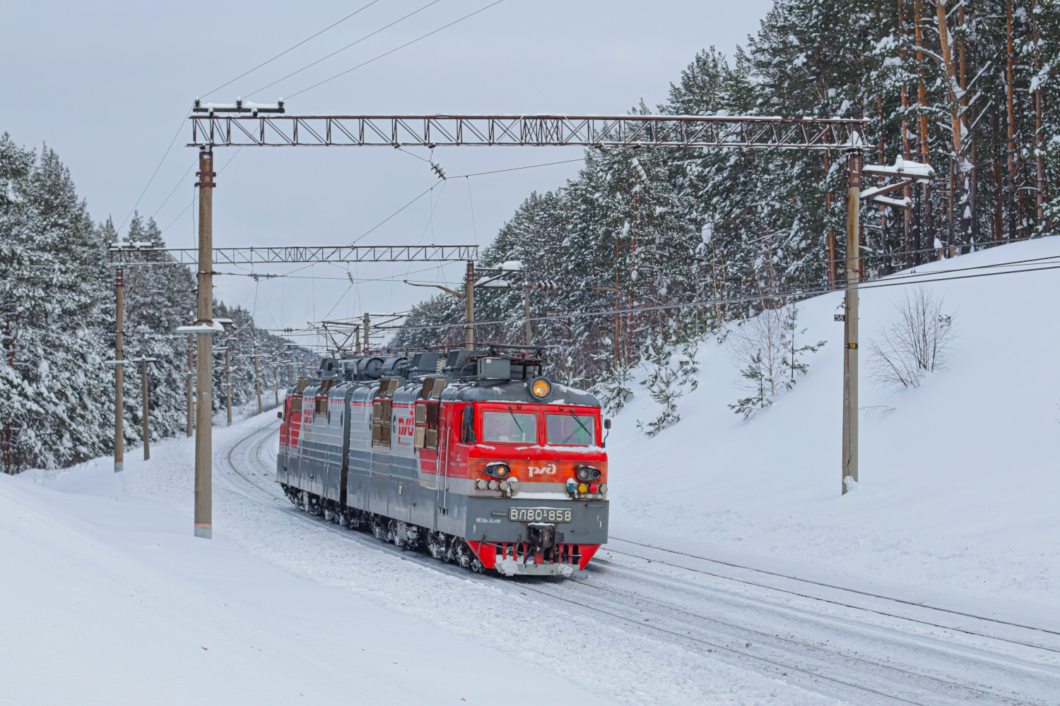 ВЛ80С-858