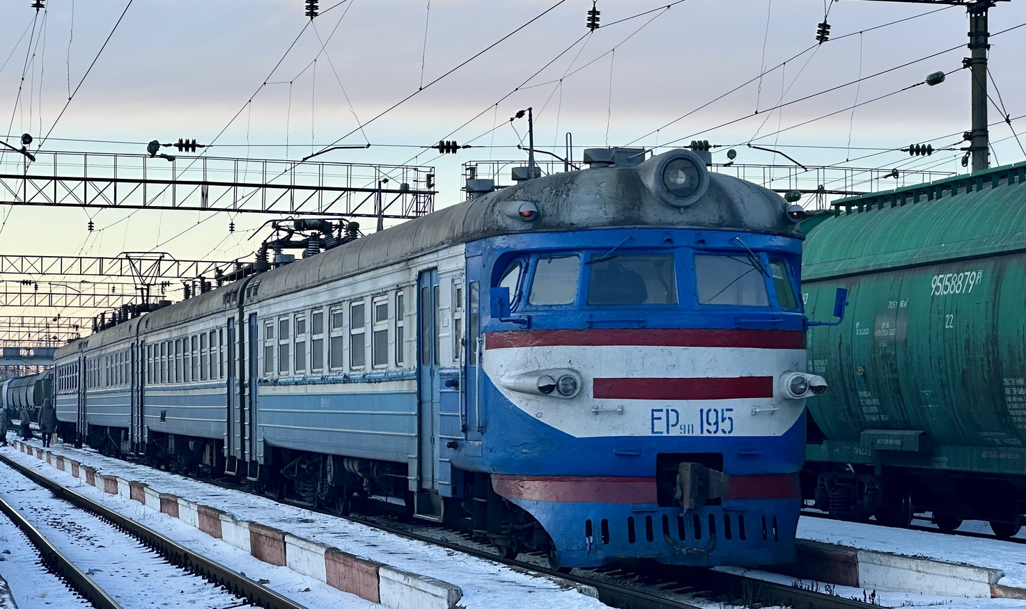 ЭР9П-195