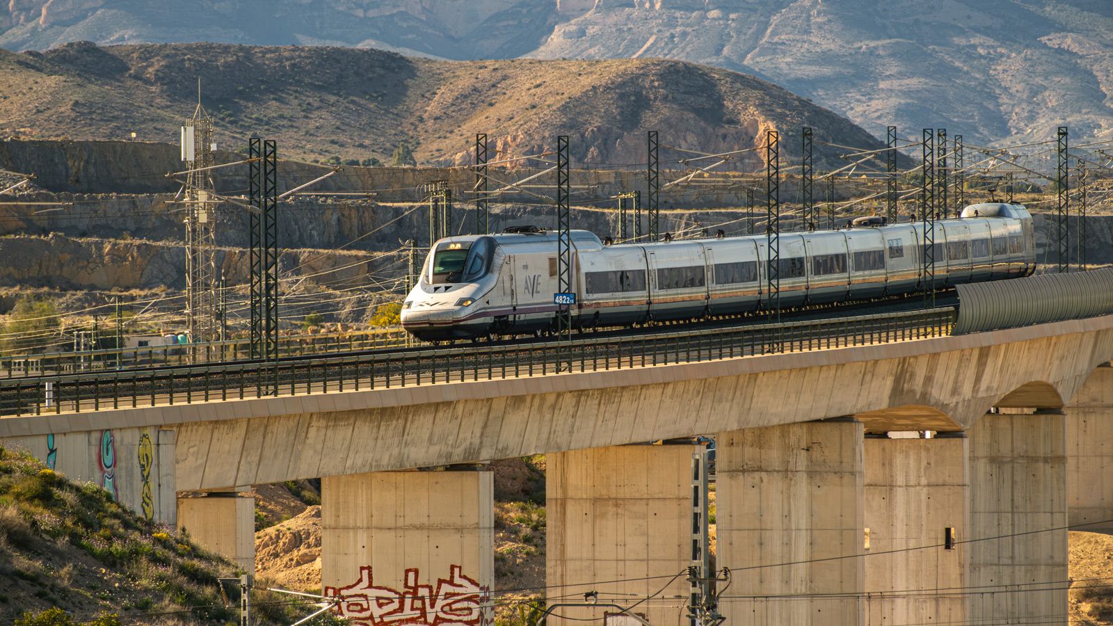 102 014