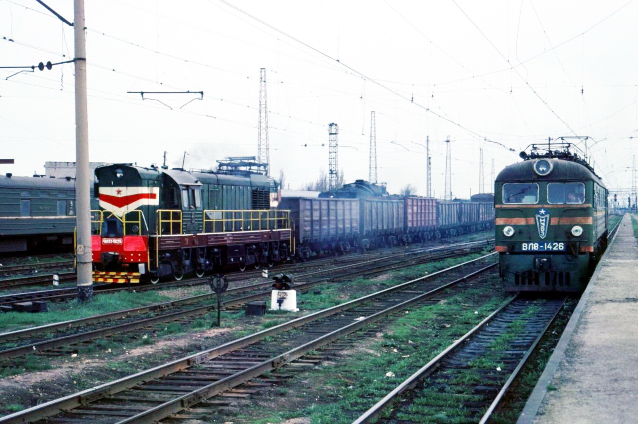 ЧМЭ3-5625; ВЛ8М-1426