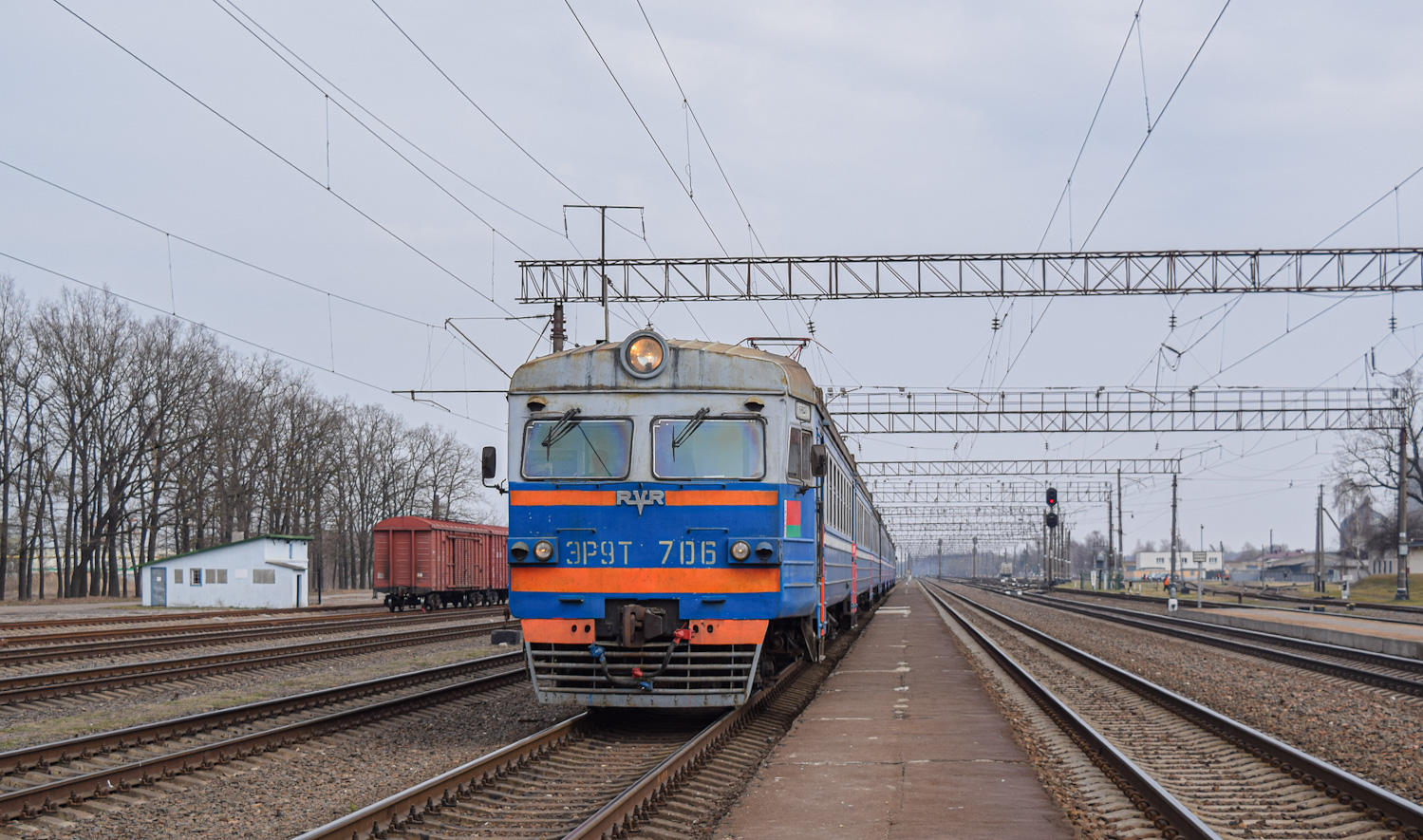 ЭР9Т-706