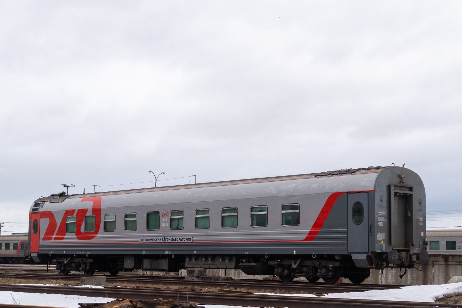 Пассажирские и служебные вагоны