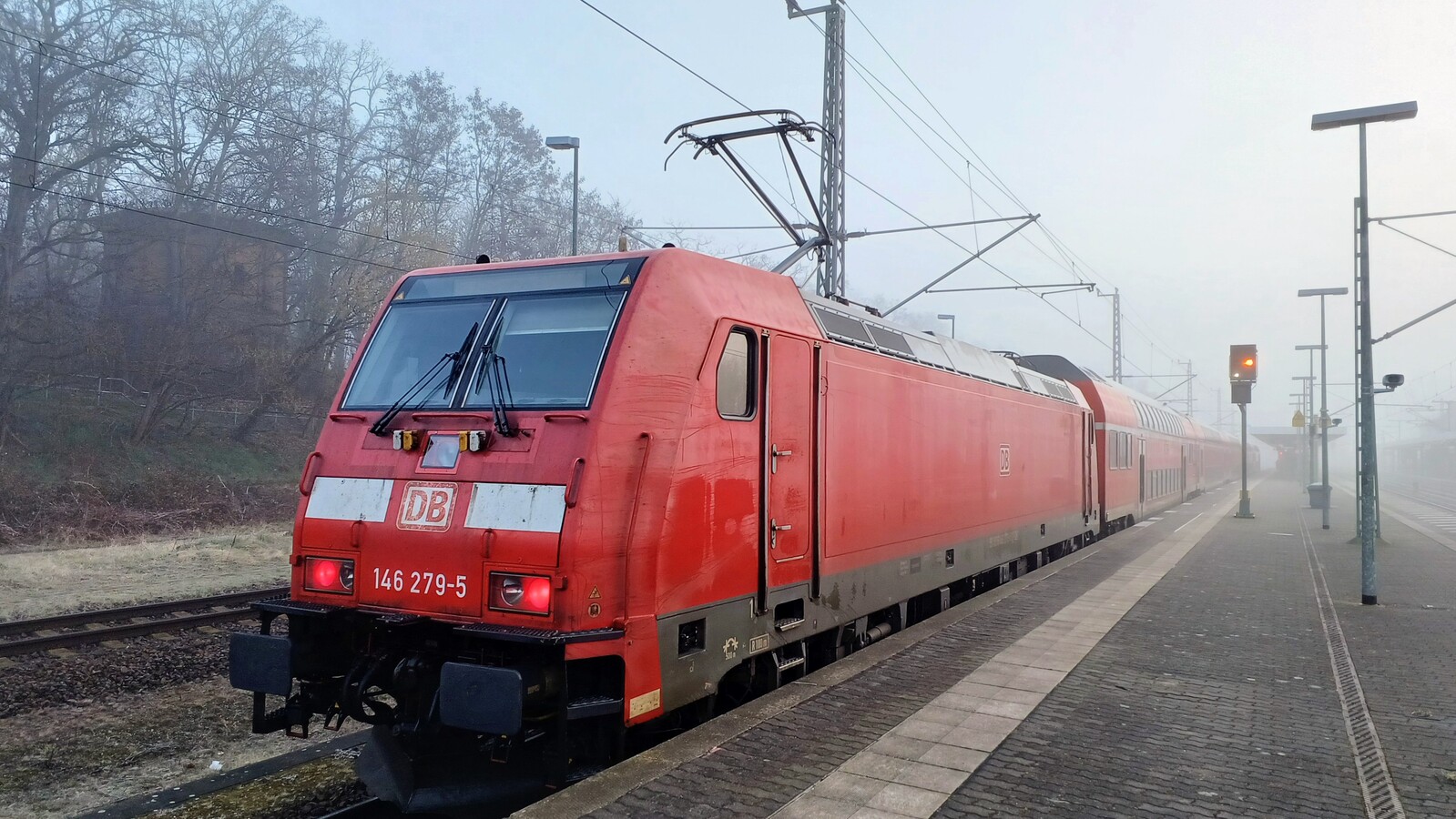 146 279