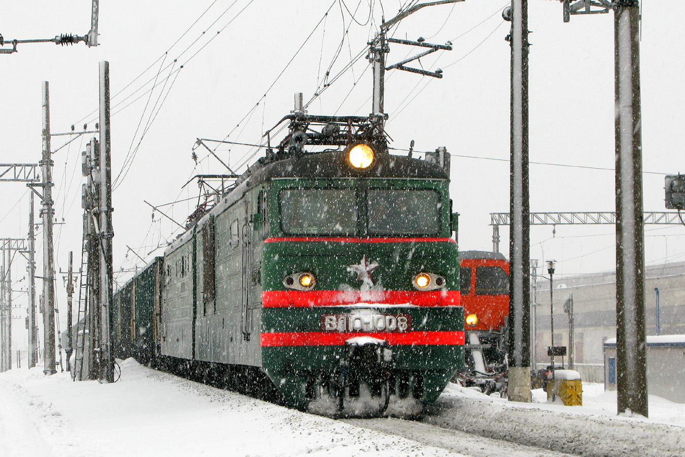 ВЛ10-1008