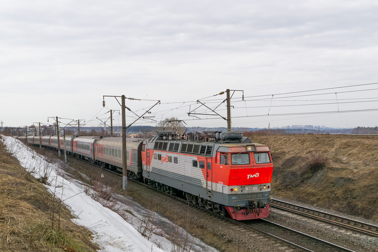 ЧС4Т-352