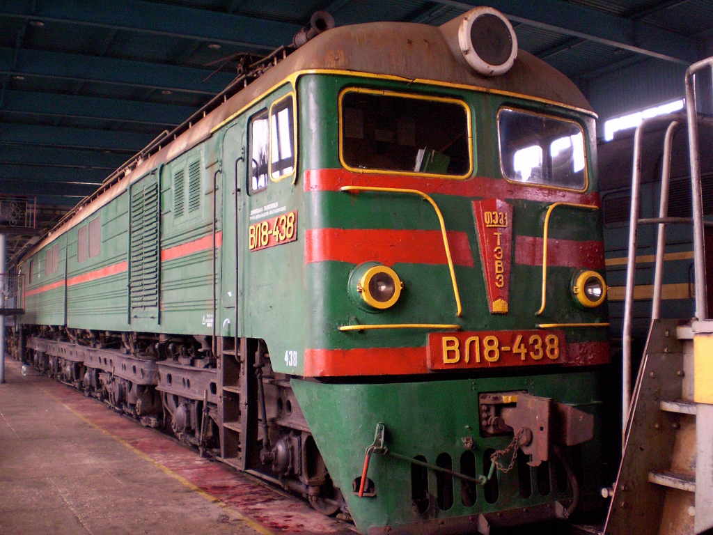 ВЛ8-438