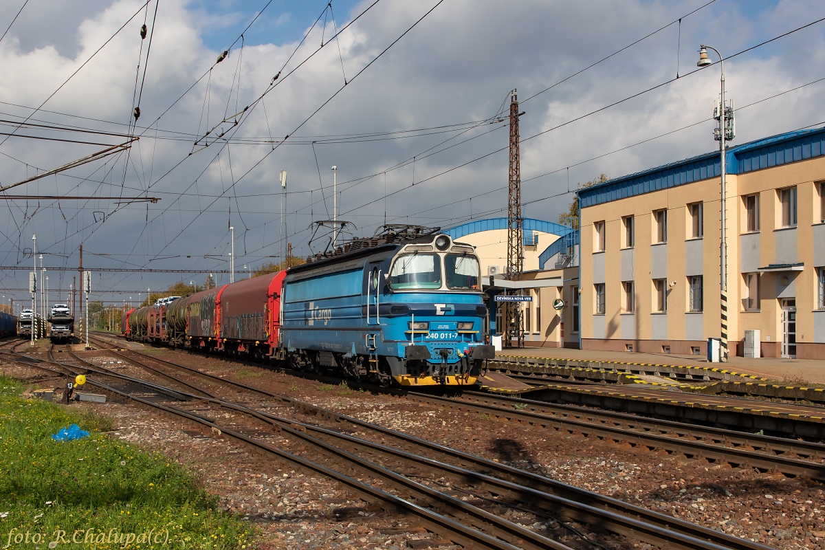 240 011-7