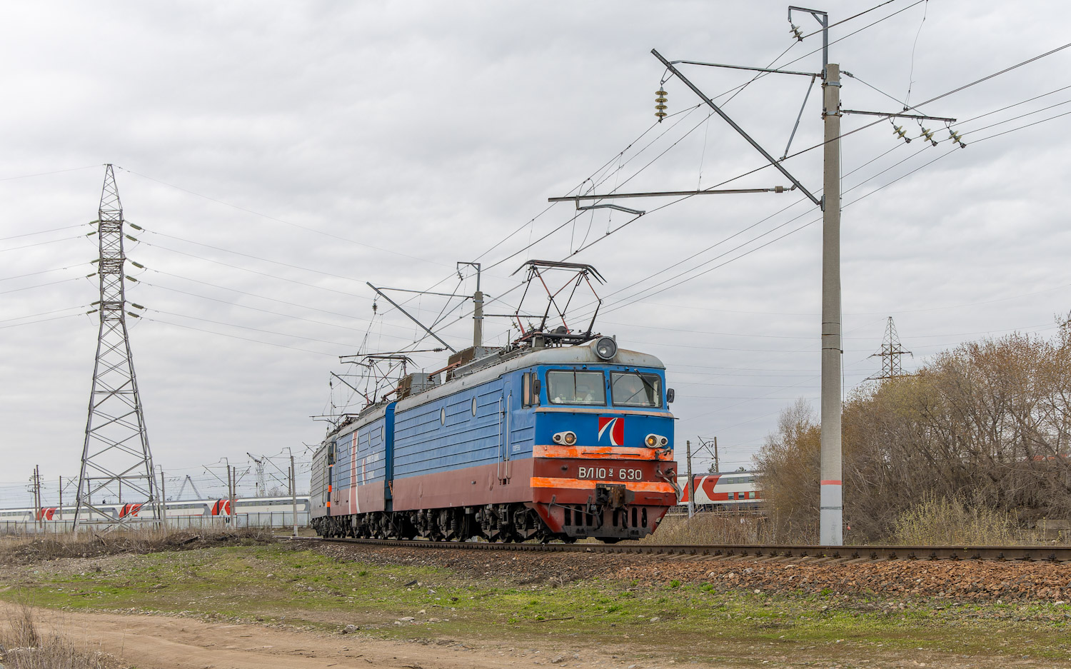 ВЛ10У-630