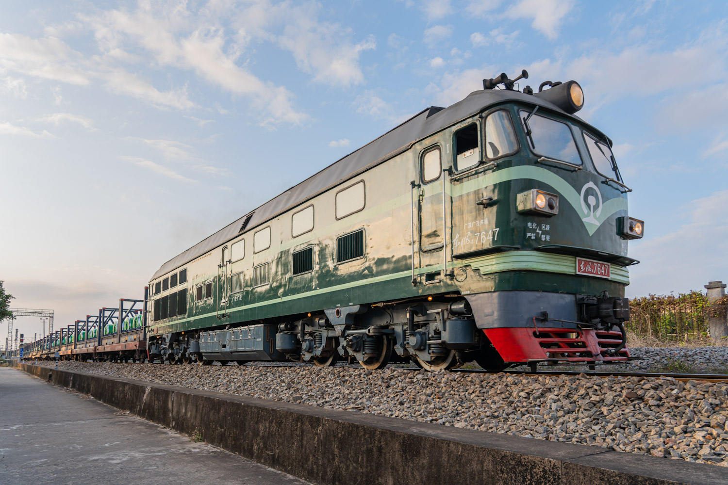 DF4-7647