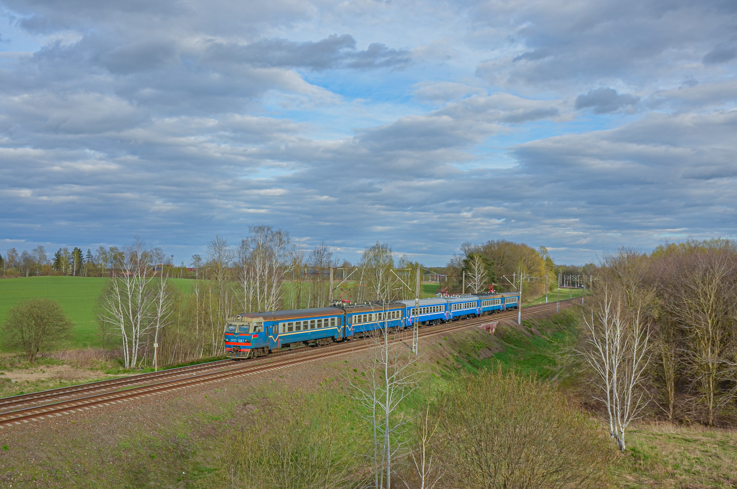 ЭР9Т-687