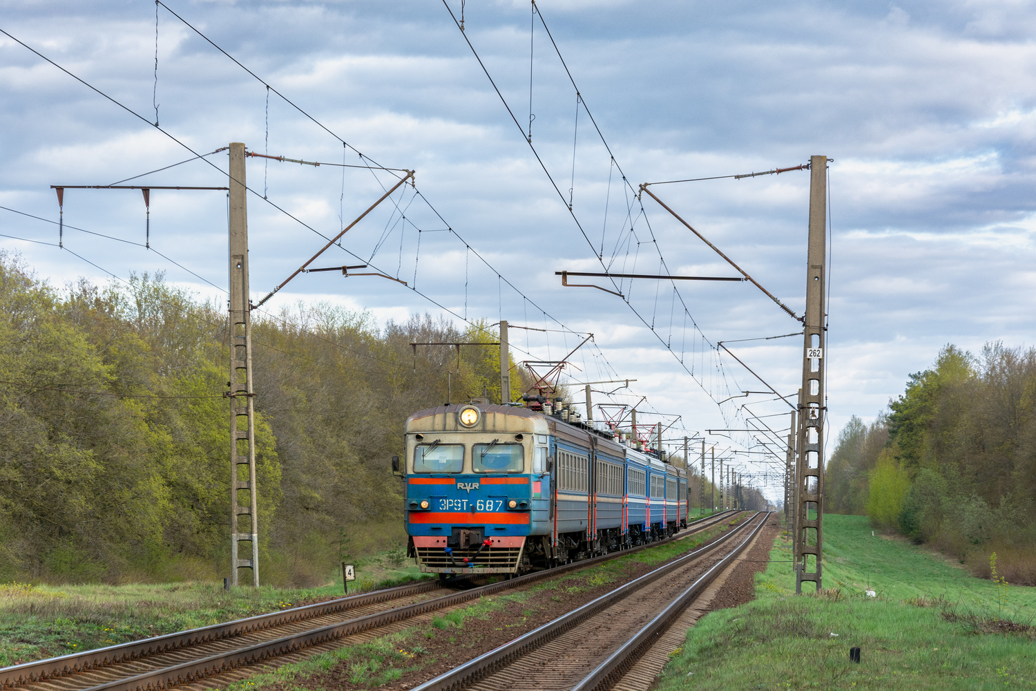 ЭР9Т-687