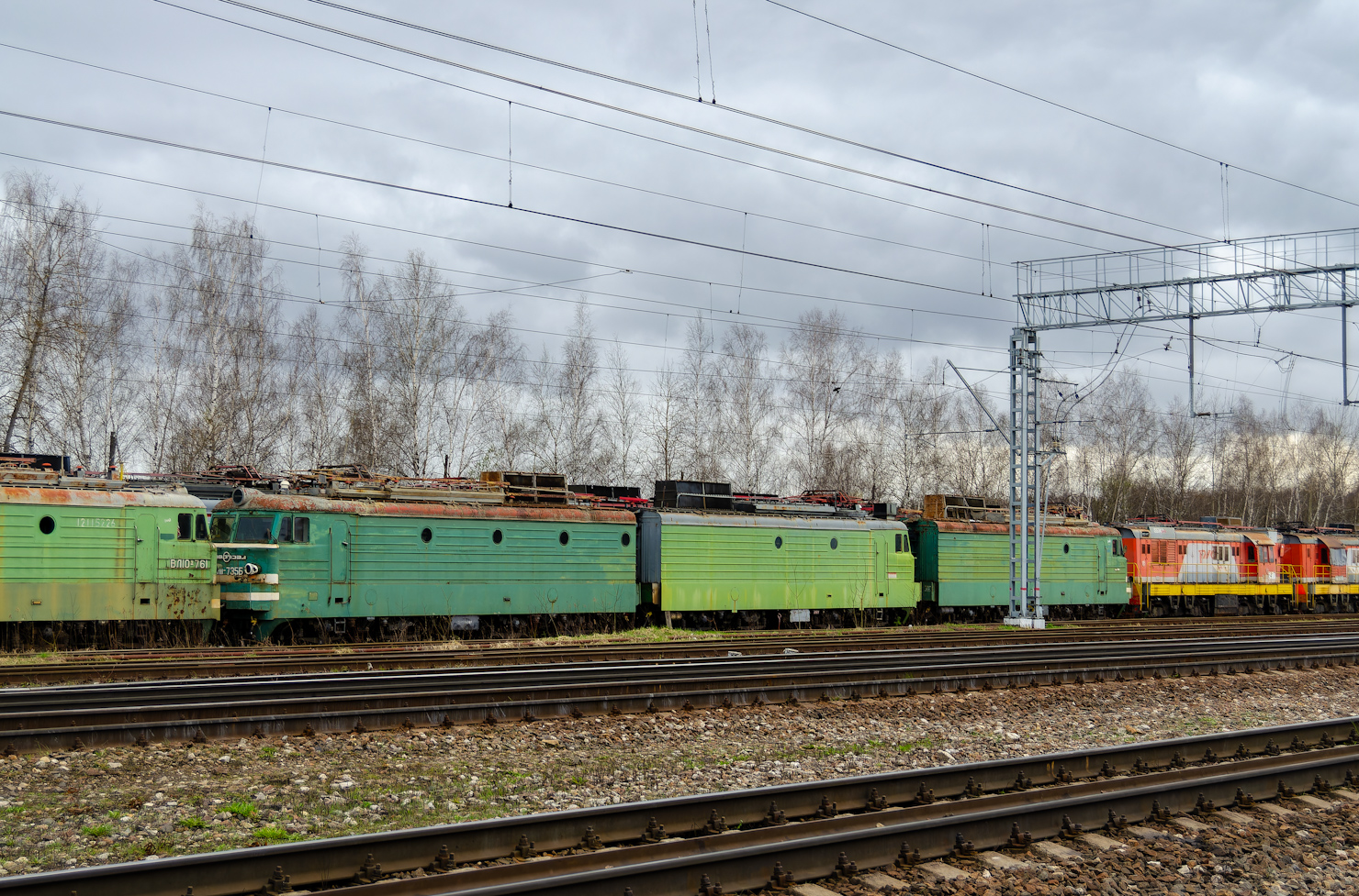 ВЛ11.8-735