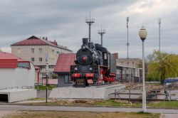 933 КБ