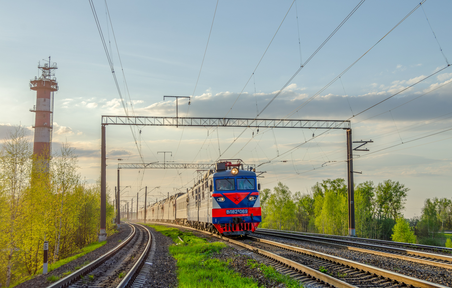 ВЛ82М-069