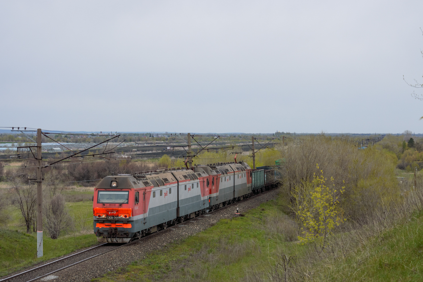 2ЭС6-744