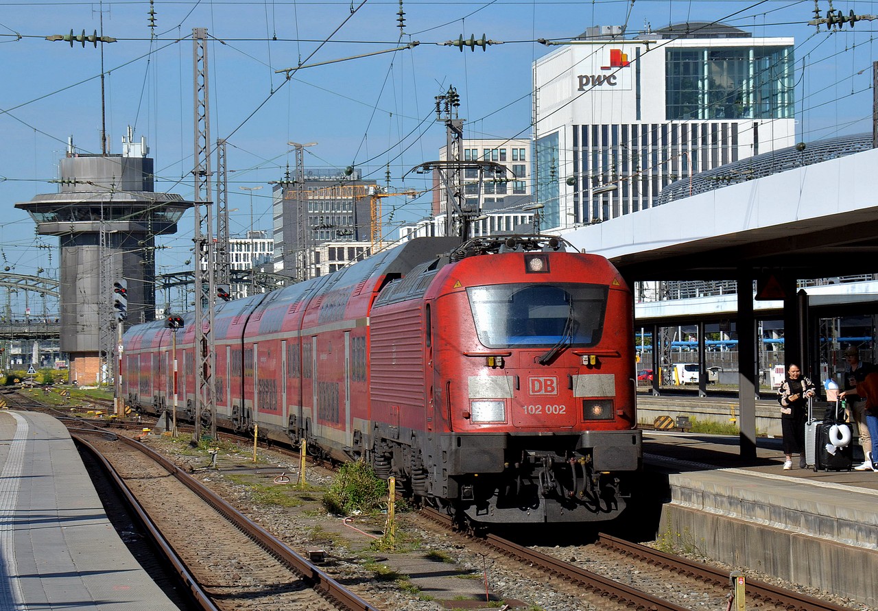 102 002