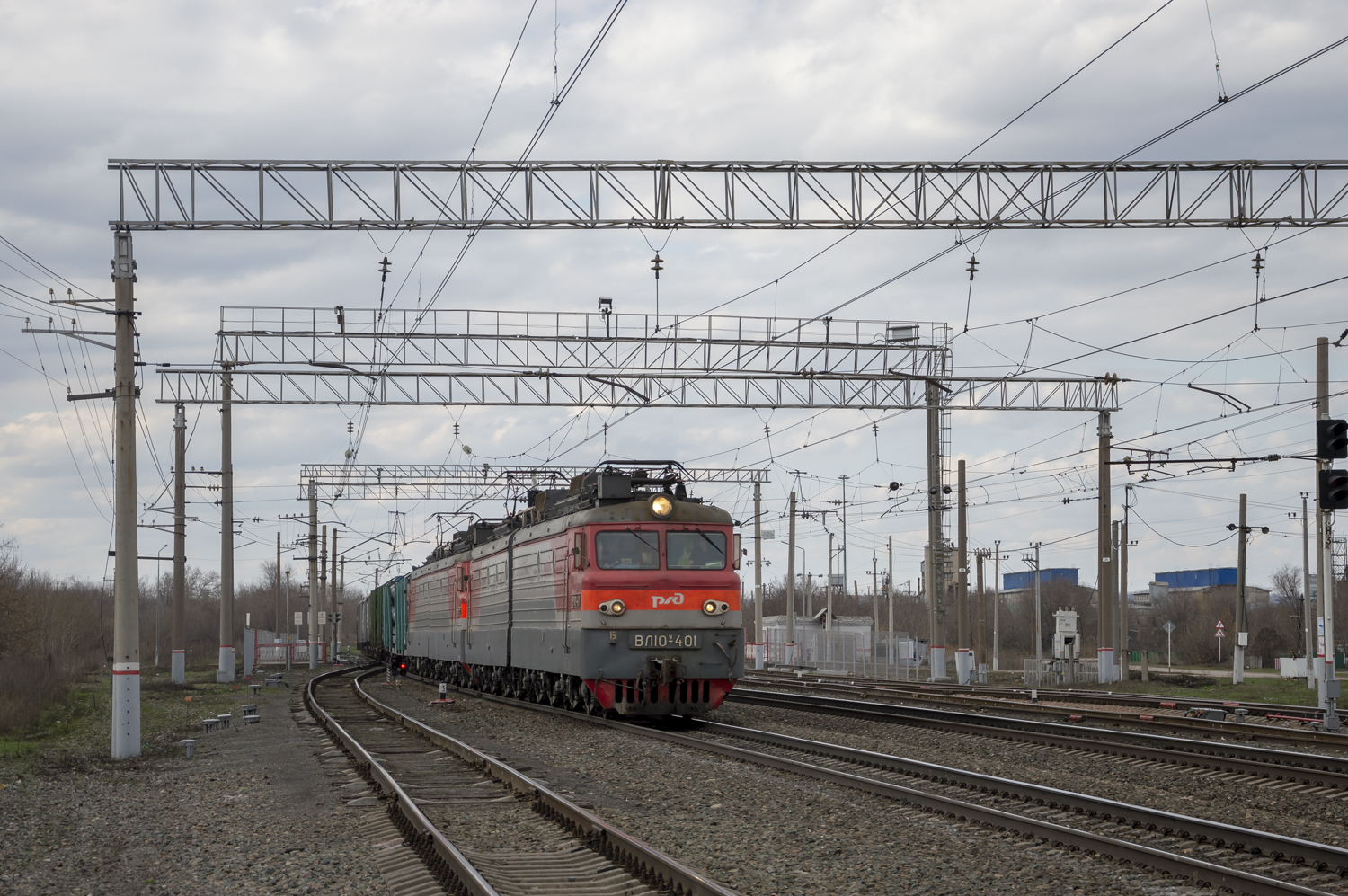 ВЛ10У-401
