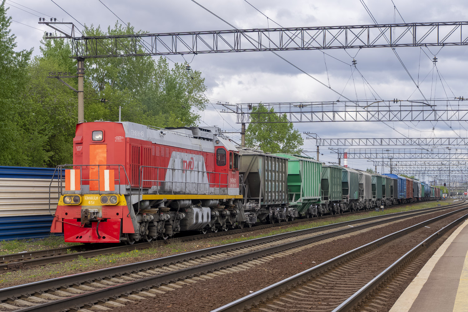 ТЭМ18ДМ-451
