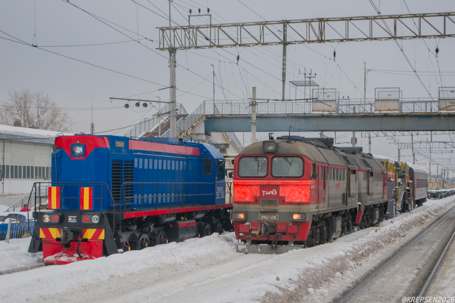 ТЭМ2У-8832; 2М62-1216