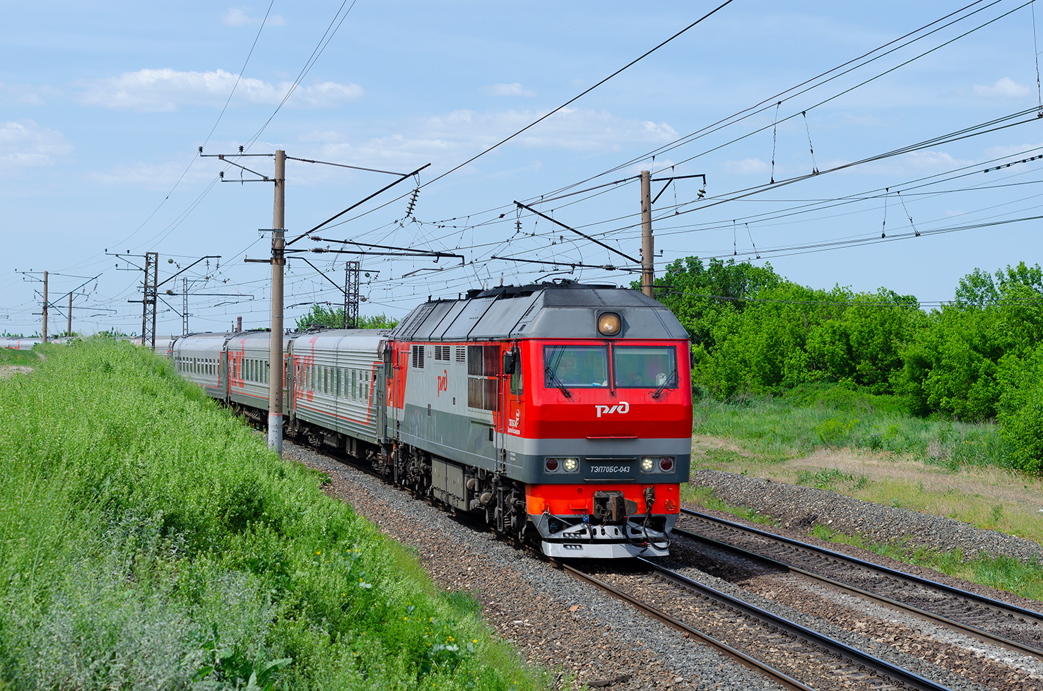 ТЭП70БС-043