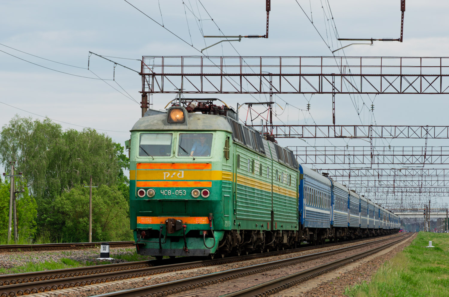 ЧС8-053