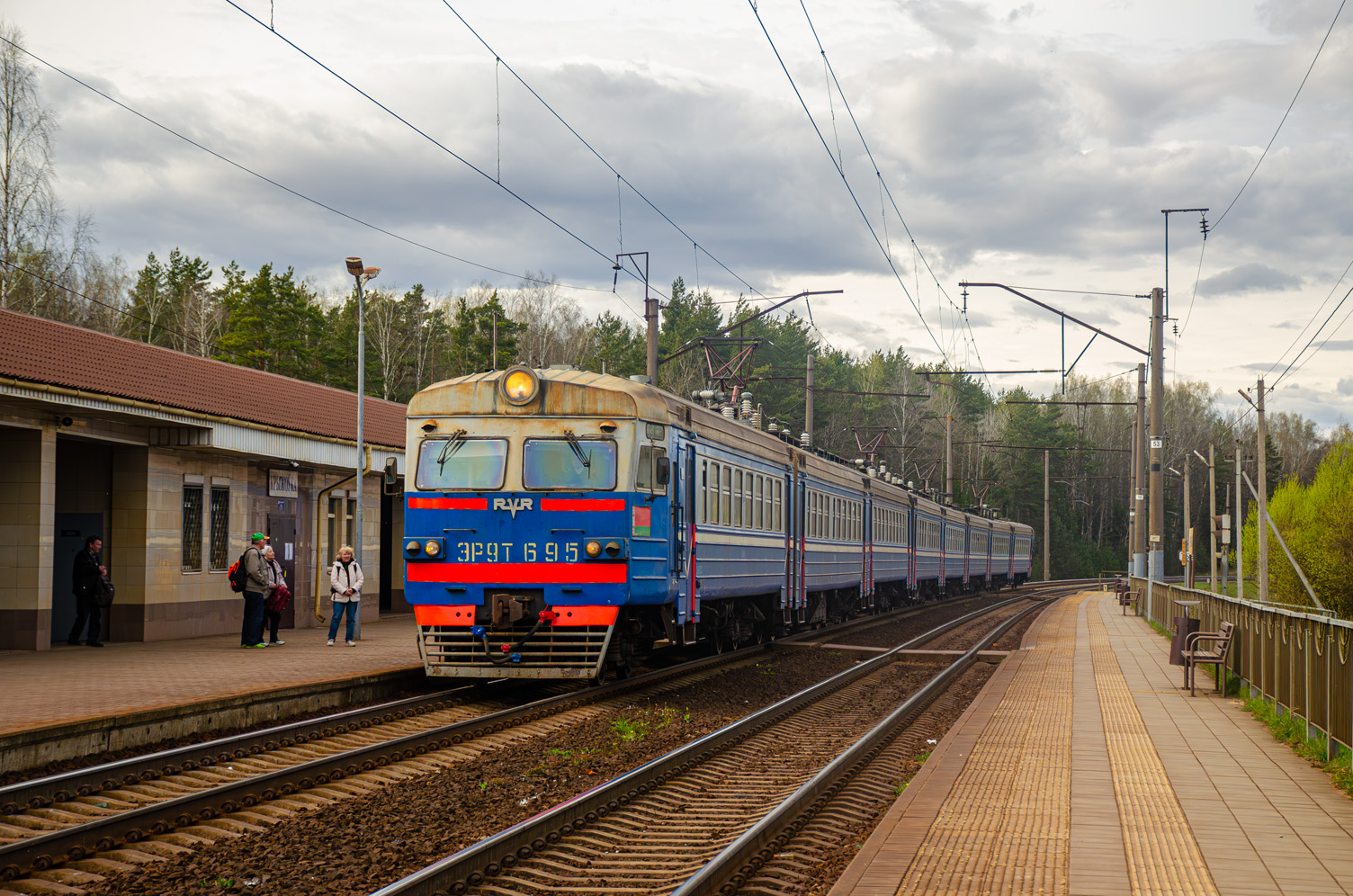 ЭР9Т-695