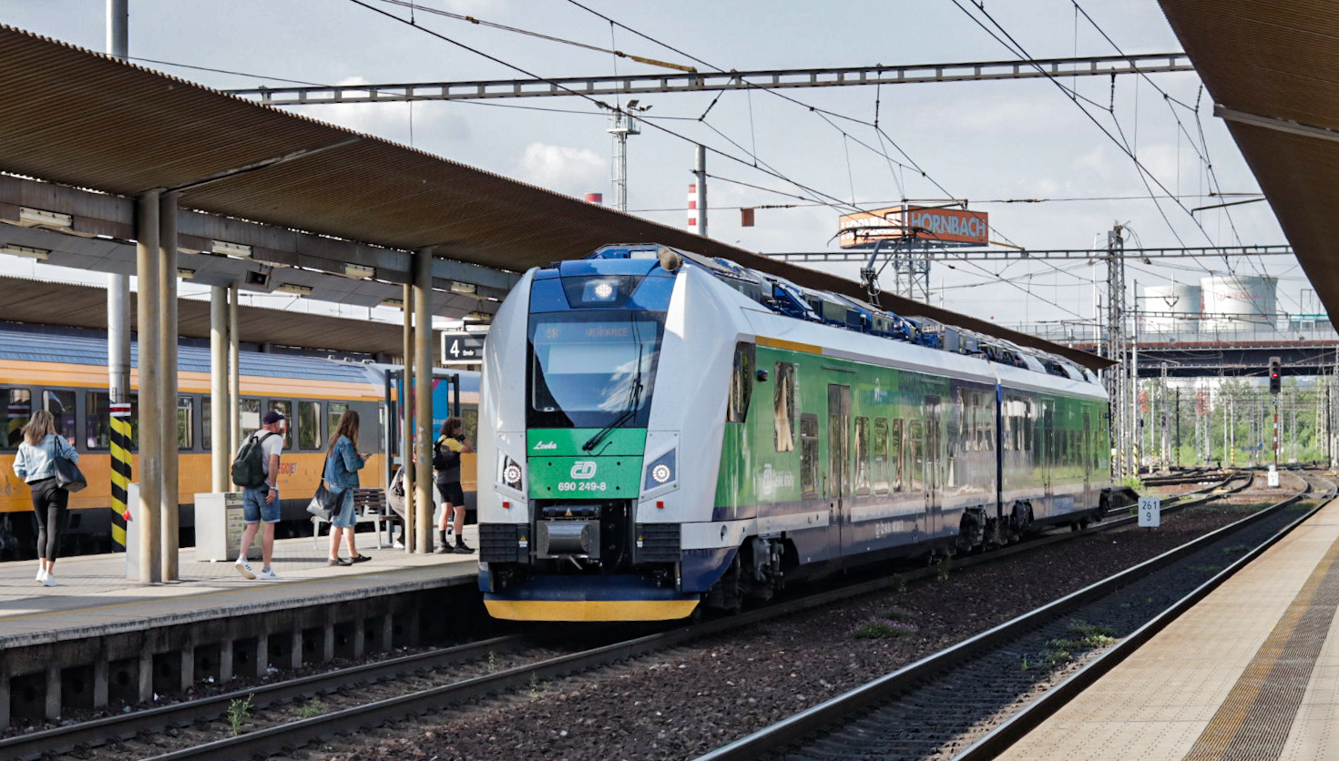 690 249-8