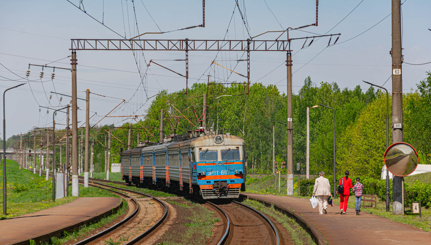 ЭР9Т-687
