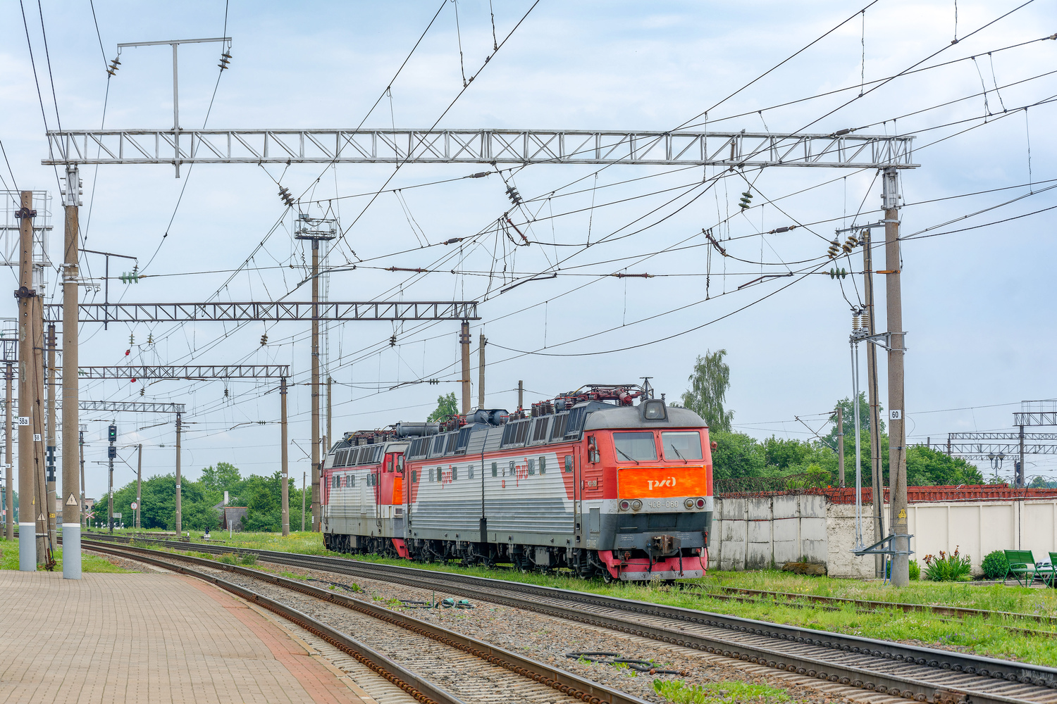 ЧС8-060