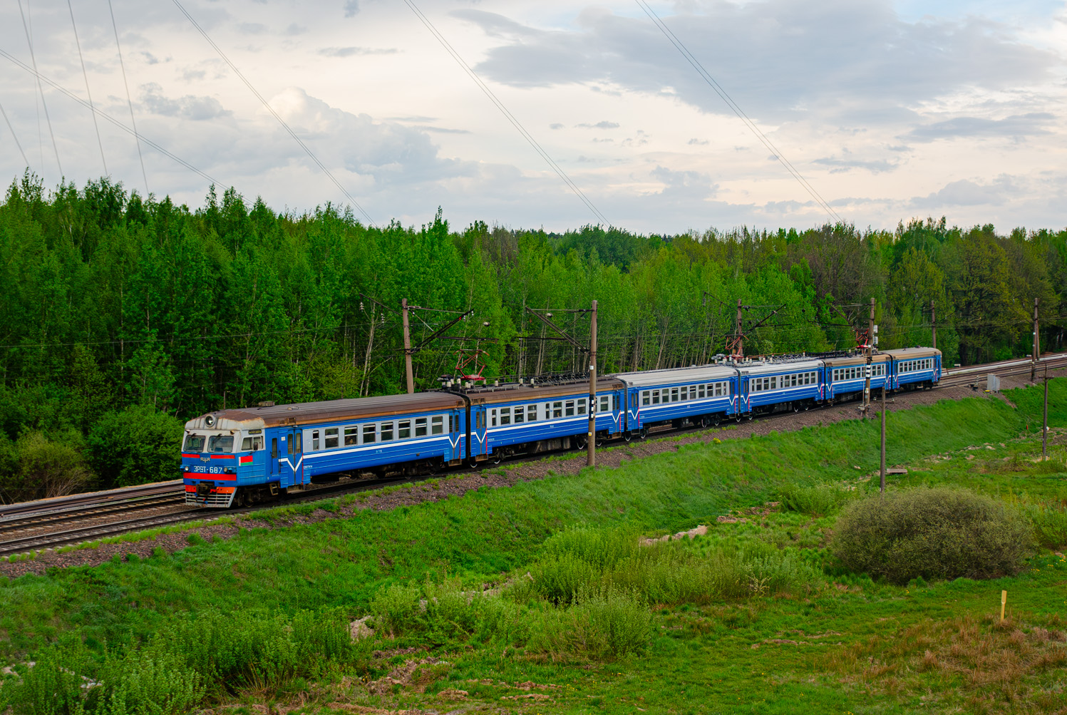 ЭР9Т-687