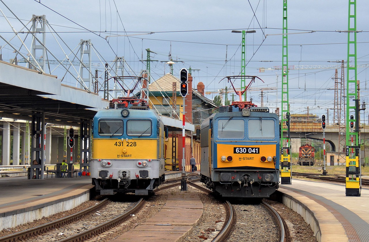 431 228; 630 041