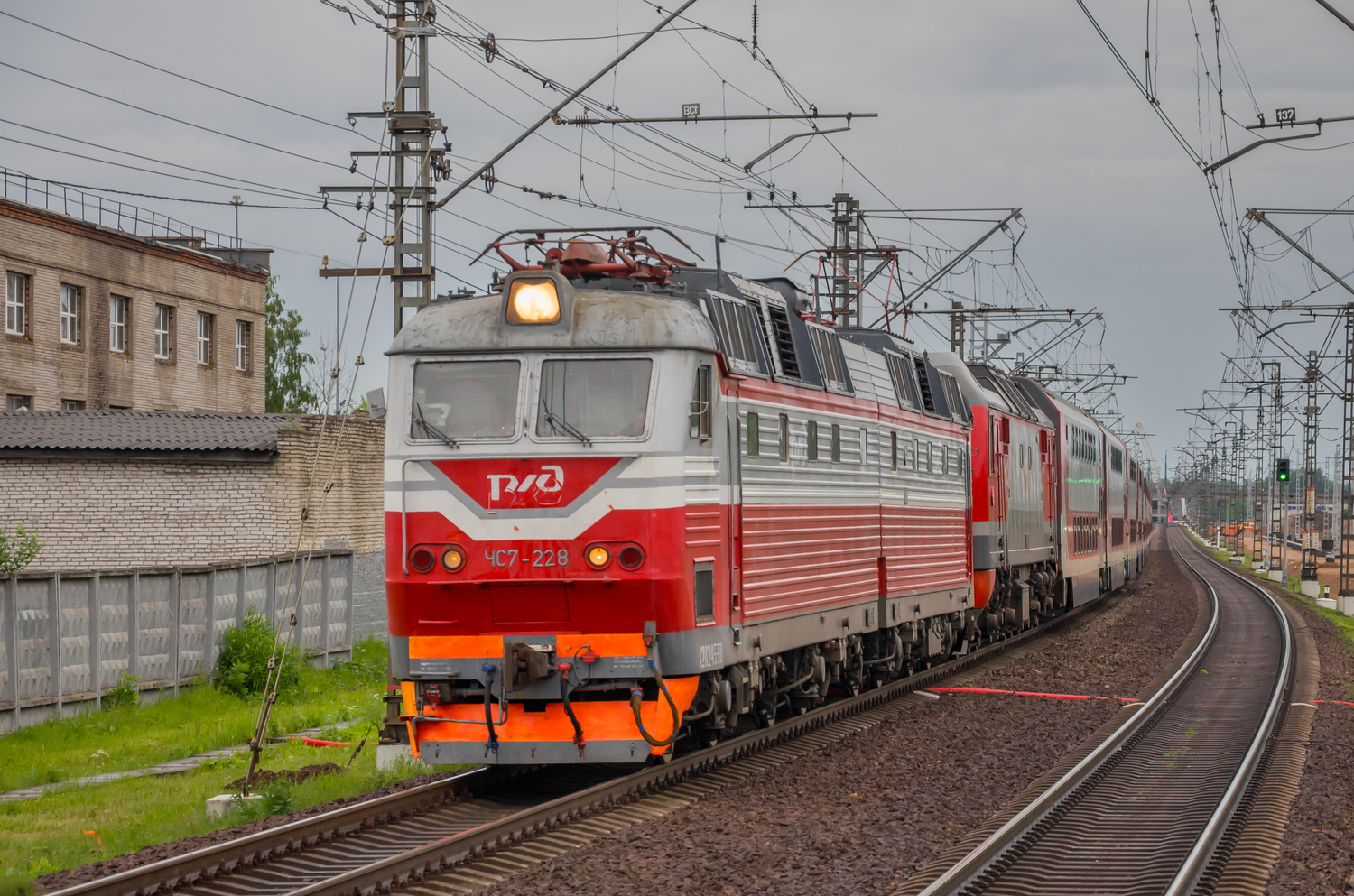 ЧС7-228