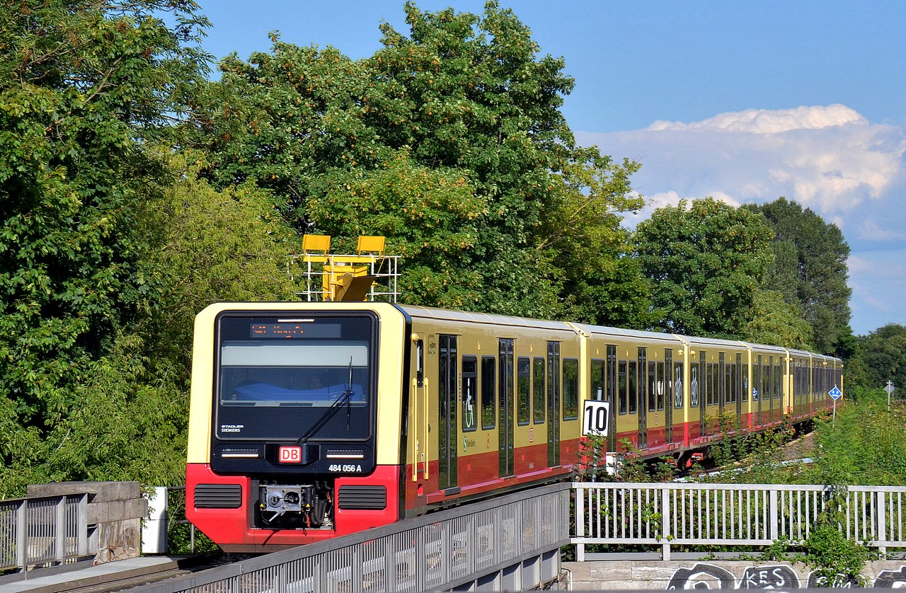 484 056 A
