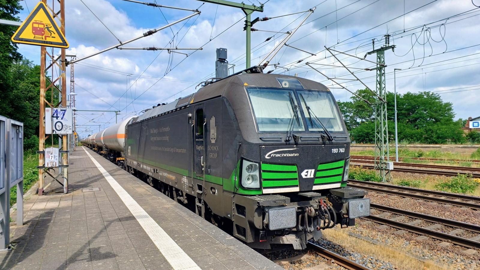 193 763