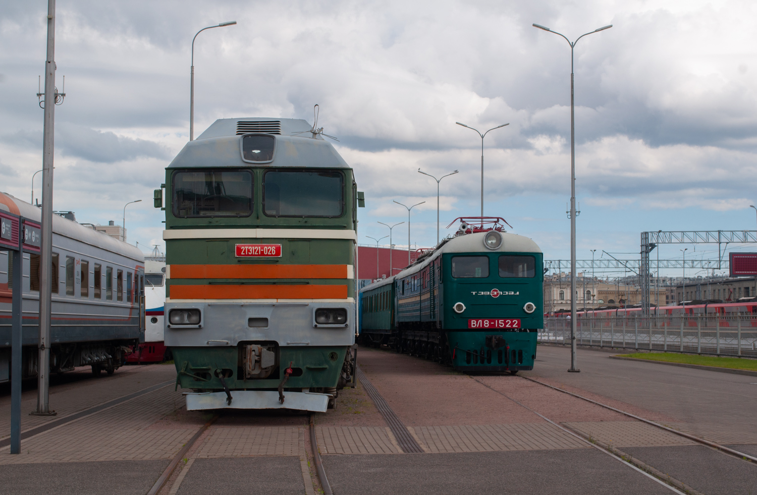 2ТЭ121-026; ВЛ8-1522