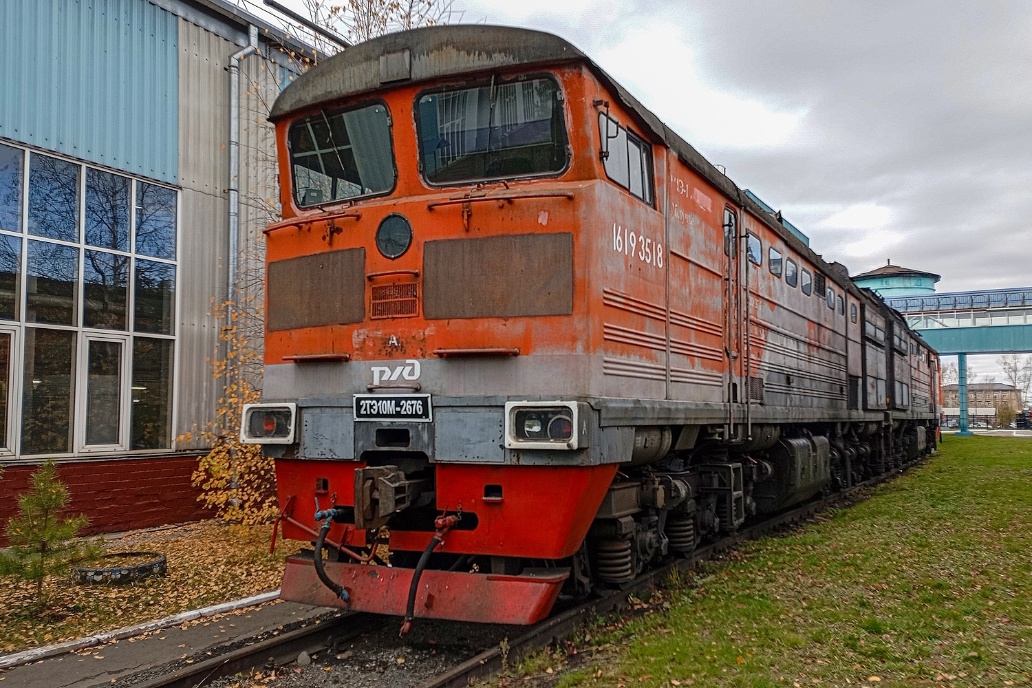 2ТЭ10М-2676