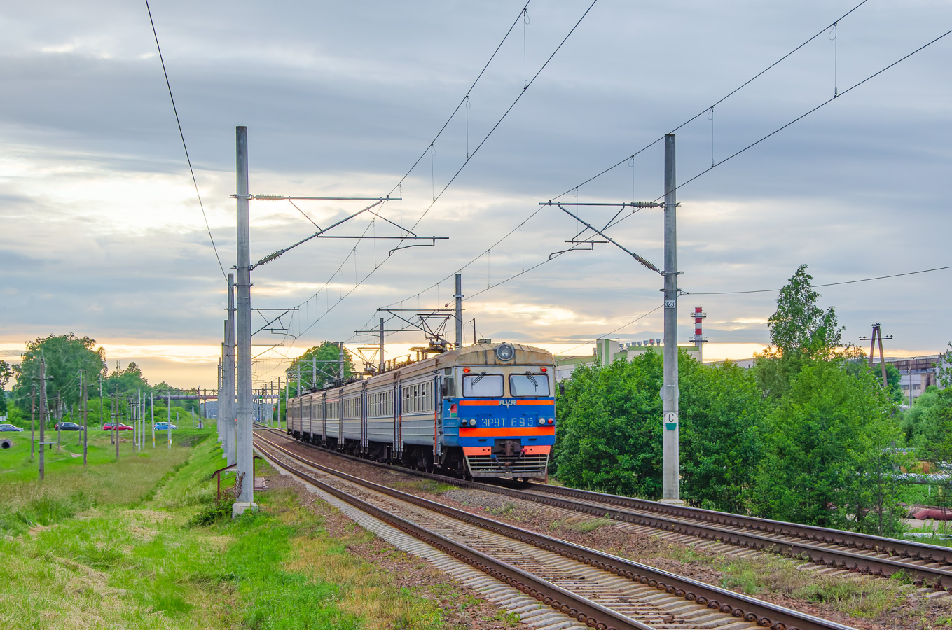 ЭР9Т-695