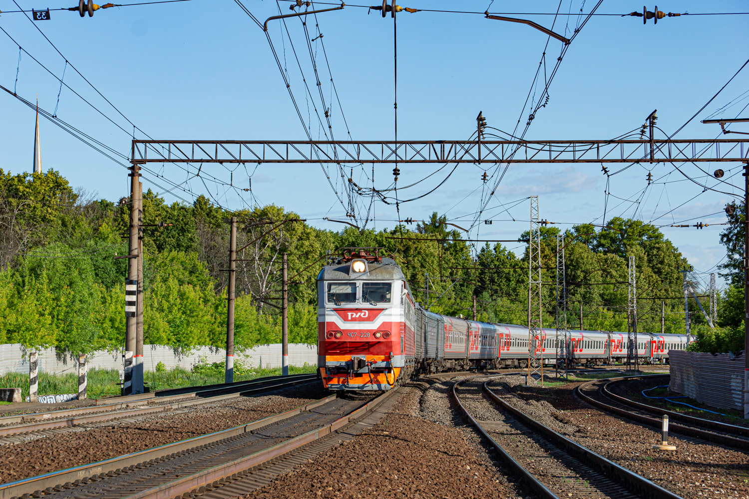 ЧС7-228