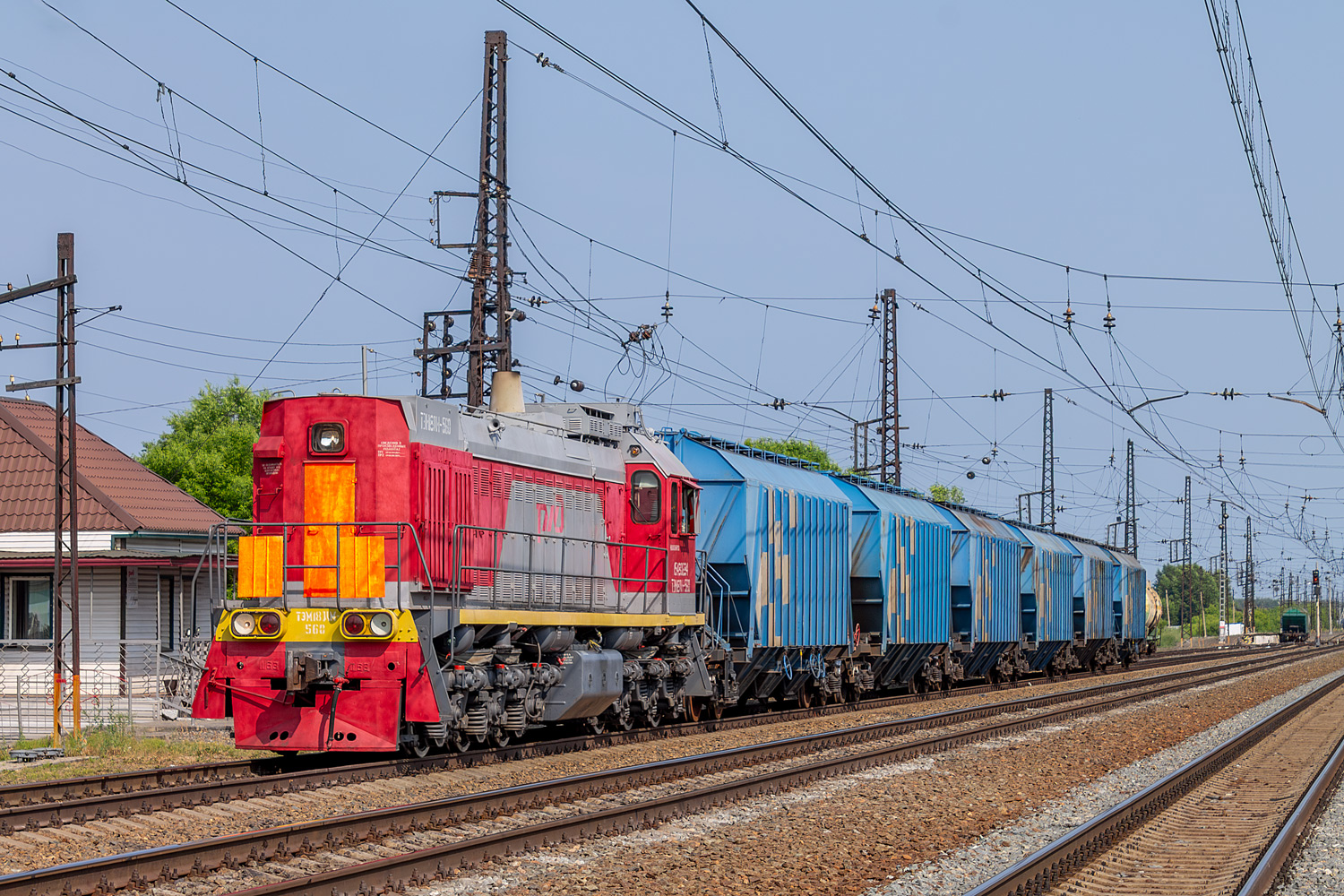 ТЭМ18ДМ-560